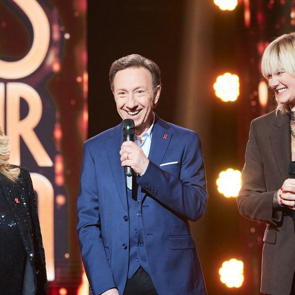 Exclusif - Stephane Bern, Nicoletta et Stephane lors de l’enregistrement de l’émission “Les stars s’unissent pour le Sidaction” au théâtre Marigny à Paris, France, le 11 mars 2025. L’émission sera diffusée en prime le 22 mars sur France 2. © Guirec-Moreau/ Bestimage