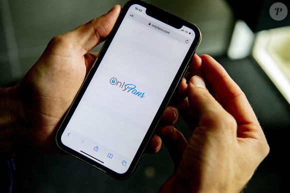 Son modèle économique, basé sur l’abonnement, a profondément transformé le secteur des contenus en ligne, notamment pour les créateurs indépendants. 

OnlyFans a annoncé qu'il suspendait son prochain changement de politique visant à restreindre le matériel sexuellement explicite, citant les "assurances" qu'il a reçues et qui lui permettraient d'être "un foyer pour tous les créateurs". "Nous avons obtenu les assurances nécessaires pour soutenir notre communauté diversifiée de créateurs et nous avons suspendu le changement de politique prévu pour le 1er octobre", a déclaré la société dans un tweet. "OnlyFans est synonyme d'inclusion et nous continuerons à offrir un foyer à tous les créateurs. Rotterdam, Pays-Bas, 31 août 2021. Photo by Robin Utrecht/ABACAPRESS.COM