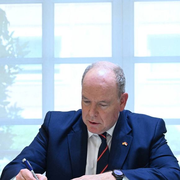 Pedro Sánchez, Premier ministre espagnol, reçoit le prince Albert II de Monaco à Madrid le 1er juin 2026. Cordon / Bestimage