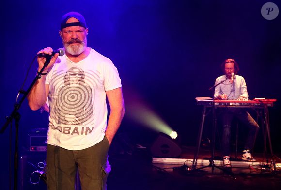 Exclusif - C'est pour l'ouverture du "Festival des fous rires de Bordeaux" que le presentateur tv Alex Jaffrey en compagnie du chef cuisinier Philippe Etchebest et de son groupe de rock "Chef and the Gang" presentent un spectacle musical et humoristique. Le celebre chef a chanté lui-meme plusieurs standards des années 70 à nos jours, le 19 Mars 2023. Patrick Bernard-Fabien Cottereau/BESTIMAGE