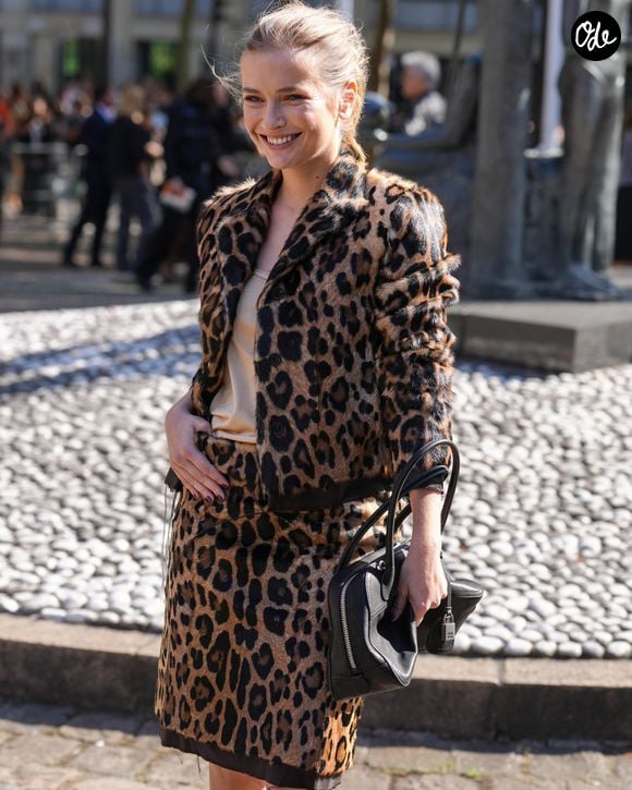 Camille Razat  au défilé Miu Miu prêt-à-porter Femme Printemps-Été 2027 lors de la Fashion Week de Paris, le 4 octobre 2026.

© Lucia Sabatelli / Bestimage