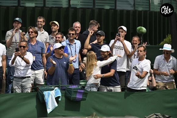 Lucas Pouille, entraîneur d'A.Rinderknech - Le Français A.Rinderknech vainqueur face au Chilien C.Garin (3-6, 6-3, 7-6, 4-6, 6-3) lors du tournoi de Wimbledon, le 3 juillet 2025. 
© Chryslene Caillaud / Bestimage