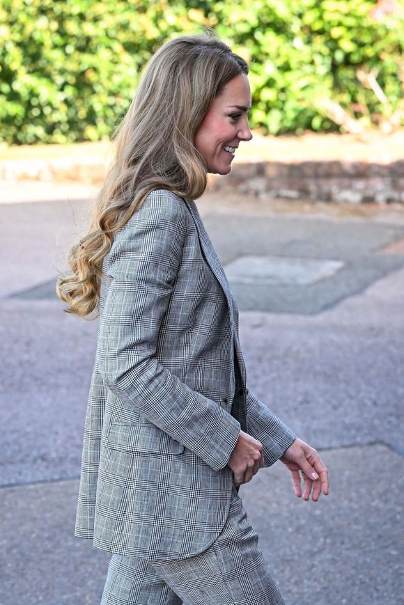 La Princesse de Galles, Kate Middleton, en visite à Marina Mill à Cuxton dans le Kent, une entreprise familiale britannique spécialisée dans la conception à la main et la sérigraphie de tissus d'ameublement, septembre 2025 @Backgrid UK/ Bestimage
