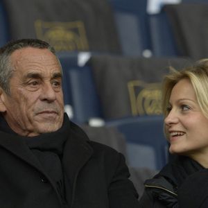 Thierry Ardisson et sa femme Audrey Crespo-Mara lors du match de football de la Première Ligue française, Paris-St-Germain vs Reims au Parc des Princes, Paris, France le 20 février 2016. Le PSG a gagné 4-1. Photo Henri Szwarc/ABACAPRESS.COM