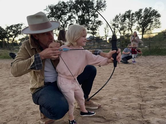 La productrice n'a pas hésité à partager des images inédites, pour leur plus grand bonheur.

Kimberly Van Der Beek a partagé des images inédites de son époux, trois mois après son décès. Capture d'écran Instagram