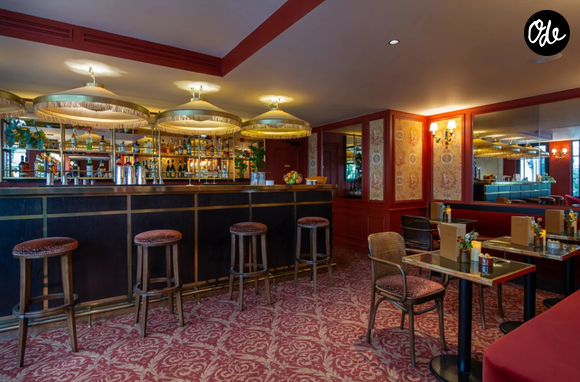 Les plats, élaborés à partir de produits d'artisans locaux, oscillent entre 22 et 45 euros.

Le restaurant "Le Cadran" rouvre ses portes à l'hôtel Napoléon, à Fontainebleau.