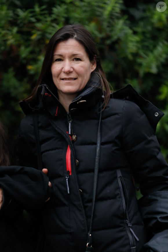 Fanny et Julie Pernoud, les filles de Georges Pernoud, arrivent à l'enregistrement de l'émission "Vivement dimanche" consacrée à leur père et diffusée le 9 janvier 2022. Paris. Le 15 décembre 2021.
© Christophe Clovis / Bestimage