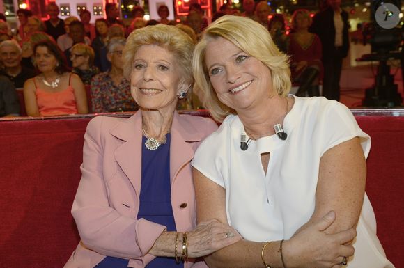 Un an et demi que Marina Carrère d'Encausse a perdu sa maman Hélène Carrère d'Encausse

Hélène Carrère d'Encausse et sa fille Marina Carrère d'Encausse - Enregistrement de l'émission "Vivement Dimanche" à Paris.