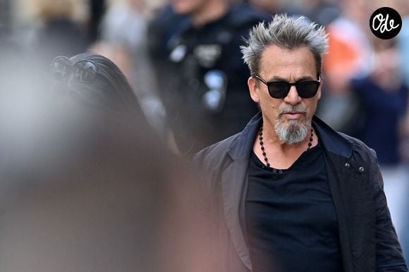 Florent Pagny assistant aux funérailles de Thierry Ardisson à l'église Saint-Roch à Paris, en France, le 17 juillet 2025. Photo de Franck Castel/ABACAPRESS.COM