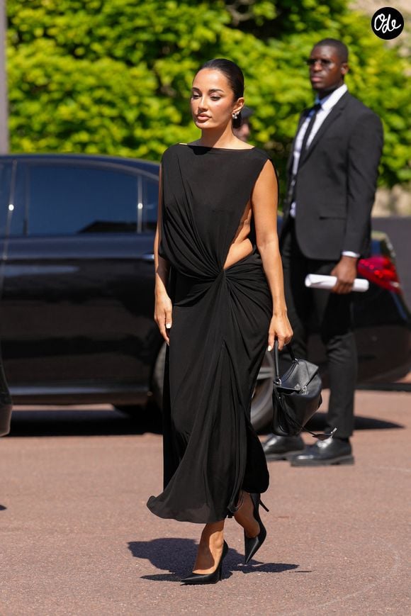 Amina Muaddi au défilé Balenciaga Haute Couture Automne/Hiver 2026/2027 à Paris, le 8 Juillet 2026. 

© Lucia Sabatelli