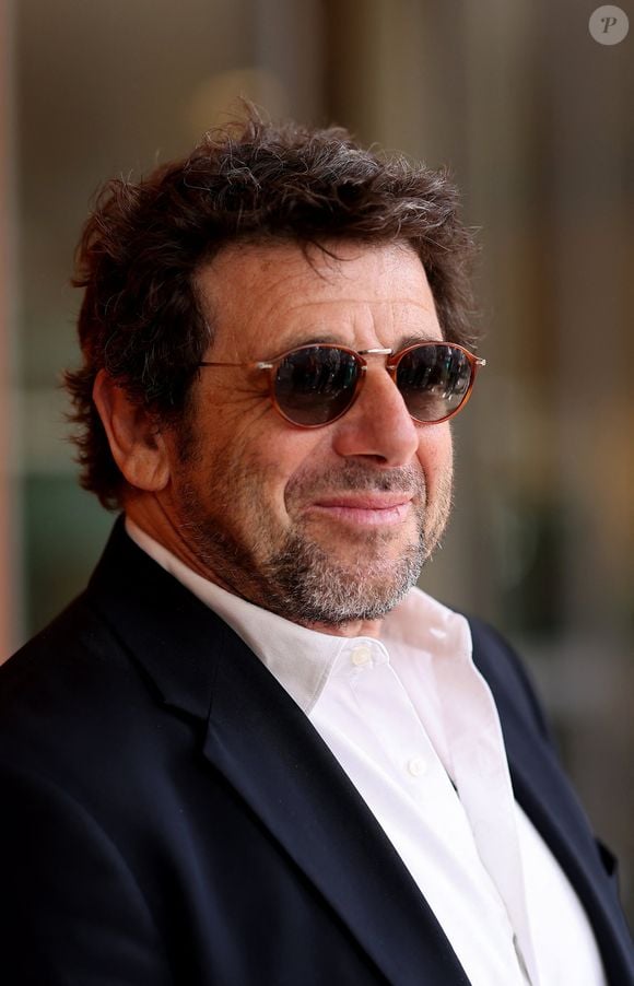 Patrick Bruel - Les célébrités au village lors des Internationaux de France de Tennis de Roland Garros le 1er juin 2025. © Dominique Jacovides / Bestimage