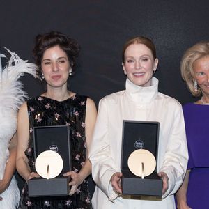 Salma Hayek, Margherita Spampinato (lauréate du Prix Talent Emergent 2026), Julianne Moore (Prix Women in Motion 2026), Iris Knobloch - Soirée "Kering Women in Motion Awards" à la Place de la Castre lors du 79ème Festival International du Film de Cannes. Le 17 mai 2026.

© Olivier Borde / Bestimage