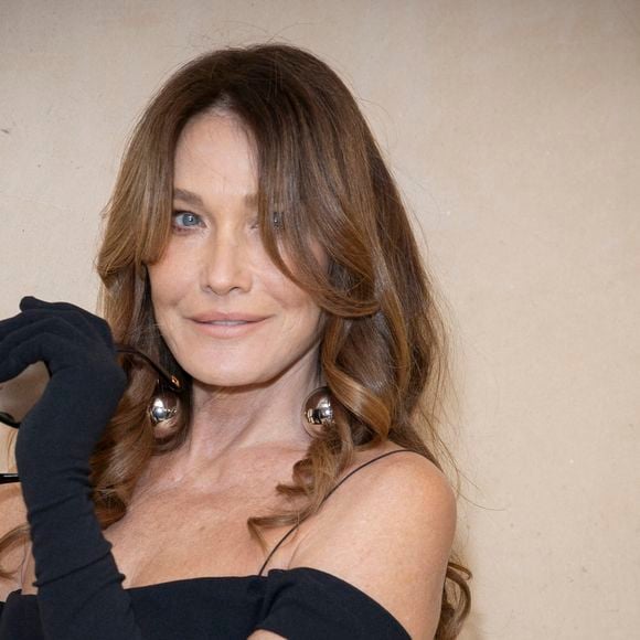 Carla Bruni - Photocall du défilé Jacquemus au 51 rue Raynouard lors de la Fashion Week Masculine prêt-à-porter Automne/Hiver 2025-2026 à Paris, le 26 janvier 2025. © Olivier Borde / Bestimage