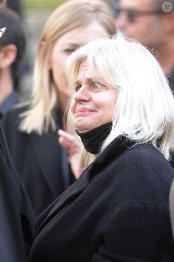 Isabelle Nanty aux obsèques de François Florent ( François Eichholtzer, fondateur du Cours Florent d'art dramatique à Paris) en l'église Saint Roch à Paris, France, le 4 octobre 2021.

© Bestimage