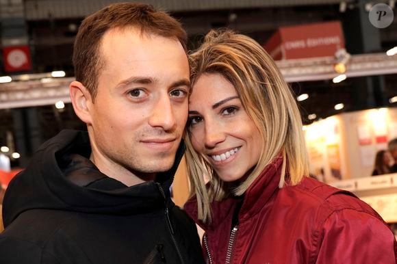 Cet entraînement très intensif lui permet surtout de relâcher la pression du quotidien.

Hugo Clément et sa compagne Alexandra Rosenfeld (Miss France 2006) - Salon du livre de Paris le 16 mars 2019. © Cédric Perrin/Bestimage