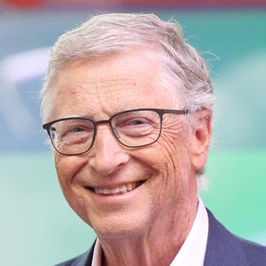 Chez lui, le travail n’est pas un moyen de réussir, c’est une manière de vivre - et, peut-être, la seule qu’il ait jamais connue.

Le prince William, prince de Galles, portant une cravate recyclée, et Bill Gates, fondateur de Breakthrough Energy, visitent l'Innovation Showcase au Breakthrough Energy Summit à Londres, le 27 juin 2024. ALPHA AGENCY / BESTIMAGE