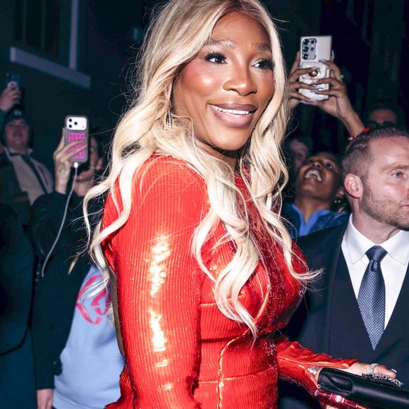 Serena Williams a été aperçue à son arrivée à la soirée exclusive d'Anna Wintour précédant le Met Gala à New York, rejoignant ainsi l'élite de la mode avant le Met Gala.
Sur la photo : Serena Williams 
Backgrid UK/ Bestimage