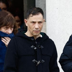 Steevy Boulay - Sorties des obsèques d’Isabelle Mergault à la Coupole du Père-Lachaise à Paris le 30 mars 2026. © Cyril Moreau - Dominique Jacovides / Bestimage