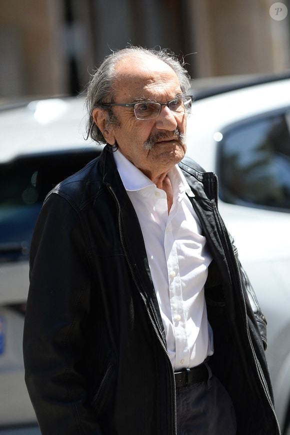 Gérard Hernandez aux obsèques de Sophie Garel en église Sainte-Thérèse de l'Enfant-Jésus à Boulogne-Billancourt, France, le 22 mai 2026. Bestimage