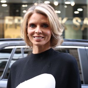 Sylvie Tellier - Les célébrités arrivent au défilé Stéphane Rolland à la Salle Pleyel, "Collection Haute Couture Printemps/Eté 2025" lors de la Fashion Week de Paris (PFW), le 28 janvier 2025. 
© Denis Guignebourg / Bestimage