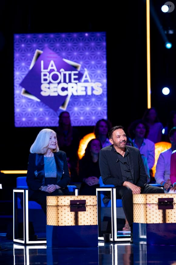 Exclusif - Kamel Ouali et Michèle Torr lors de l'enregistrement de l'émission "La Boîte à secrets", présentée par F.Bollaert et diffusée le 3 octobre 2025 sur France 3, dans les studios du Lendit à Saint-Denis, Seine Saint-Denis, France, le 9 septembre 2025. © Pierre Perusseau/Bestimage