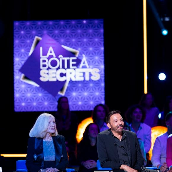 Exclusif - Kamel Ouali et Michèle Torr lors de l'enregistrement de l'émission "La Boîte à secrets", présentée par F.Bollaert et diffusée le 3 octobre 2025 sur France 3, dans les studios du Lendit à Saint-Denis, Seine Saint-Denis, France, le 9 septembre 2025. © Pierre Perusseau/Bestimage