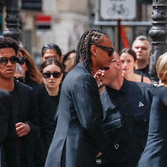 Armande Altaï, Audrey Crespo-Mara et ses fils Sekou et Lamine - Arrivées aux obsèques de Thierry Ardisson en l’église Saint-Roch de Paris, France, le 17 juillet 2025. © Clovis-Jacovides/Bestimage