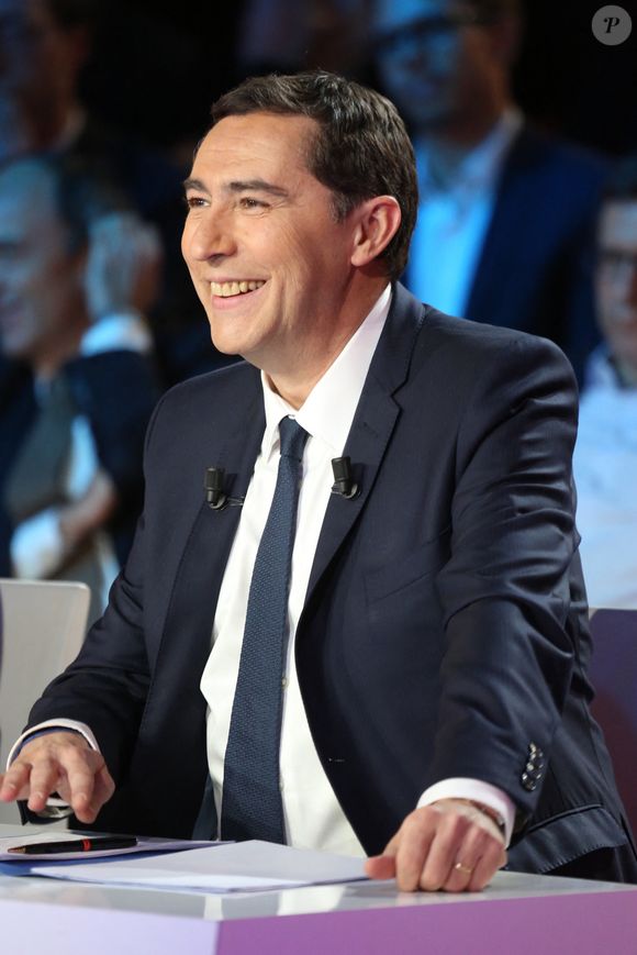 Laurent Neumann présentent le deuxième débat télévisé sur BFMTV pour les primaires de la gauche française en vue de l'élection présidentielle de 2017. Paris, France, 15 janvier 2017. Photo de Jerome Dominé/ABACAPRESS.COM