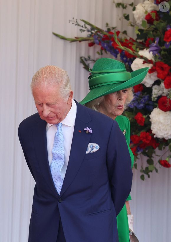 Le roi Charles III d'Angleterre, Camilla Parker Bowles, reine consort d'Angleterre, le prince William, prince de Galles, et Catherine (Kate) Middleton, princesse de Galles, accueillent le couple présidentiel français le président Emmanuel Macron et sa femme la Première Dame Brigitte Macron sur Datchet road à Windsor, Royaume Uni, le 8 juillet 2025 © Dominique Jacovides/Bestimage