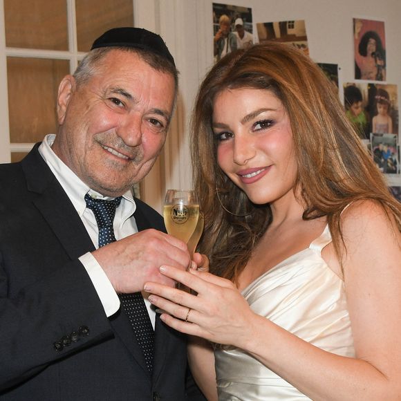 L'humoriste Jean-Marie Bigard s'est retrouvé au cœur de rumeurs concernant son état de santé.

Exclusif - Jean-Marie Bigard et sa femme Lola Marois - Jean-Marie Bigard et Lola Marois lors de la cérémonie oecuménique à l'occasion du renouvellement de leurs vœux
© Coadic Guirec / Bestimage