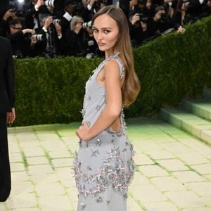 Lily-Rose Depp au Met Gala 2026 célébrant l'ouverture de l'exposition "Costume Art" qui s'est tenu le 4 mai 2026 au Metropolitan Museum of Art à New York. |Photocall du "MET Gala 2025" au Metropolitan Museum of Art à New York. STARMAX / BESTIMAGE