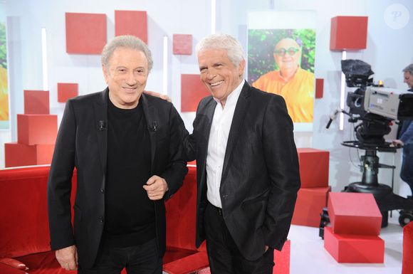 Exclusif - Michel Drucker et Claude Serillon lors de l'enregistrement de l'émission Vivement dimanche au studio Rive gauche, présentée par M.Drucker, diffusée sur France 3 le 17 mai 2026, à Paris, France, le 21 avril 2026. © Guillaume Gaffiot/Bestimage