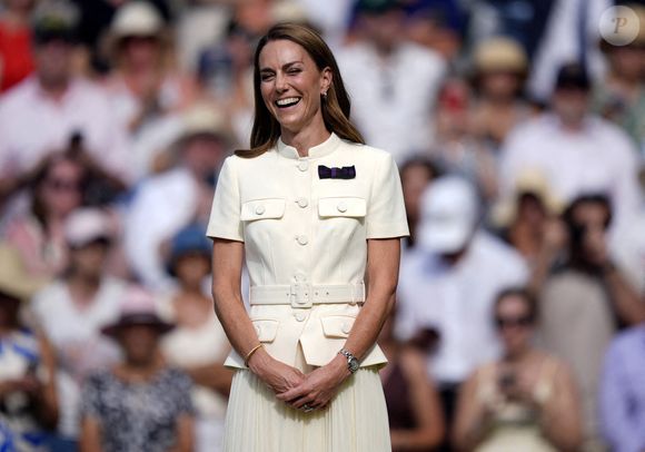 La princesse de Galles sur le court central après la finale du simple dames, le treizième jour des championnats de Wimbledon 2025, au All England Lawn Tennis and Croquet Club, Londres, Royaume-Uni, le 12 juillet 2025. Photo : Andrew Matthews/PA Wire/ABACAPRESS.COM