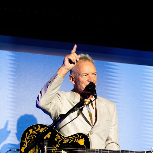 Monte-Carlo, Monaco – Des invités triés sur le volet ont embarqué à bord du Luminara pour une croisière exclusive, naviguant avec style sur un yacht de luxe. Cette soirée étoilée a offert des instants de glamour, une vue imprenable sur la mer et des animations haut de gamme alors que le navire quittait le port pour son voyage. © Backgrid USA / Bestimage