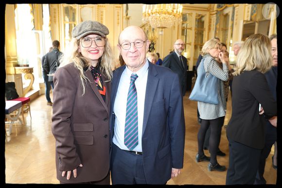 Nicole Ferroni, Jacques Pessis - Dany Boon reçoit des mains de Rachida Dati le Grand Prix Raymond Devos de la langue française 2025 au Salon Jérôme du Ministère de la Culture à Paris le 21 mars 2025.  © Alain Guizard/Bestimage