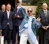 Elle séjournera plusieurs semaines dans la capitale avec ses trois fils.

Céline Dion à Paris à la sortie de son hôtel à quelques jours de la cérémonie d'ouverture des JO de Paris 2024 en juillet.

Backgrid USA / Bestimage