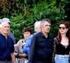 Il indique : "Sa disparition reste un mystère. J'ai eu beau éplucher le rapport de l'aviation civile, je ne saurai jamais ce qu'il s'est passé."

Julien Clerc, sa femme Hélène Grémillon, leur fils Léonard Clerc et la famille aux obsèques civiles du journaliste Gérard Leclerc au cimetière des Trois-Moutiers à Loudun, dans la Vienne, France, le 24 août 2023; dont son père avait longtemps été le maire et où il avait lui-même siégé au conseil municipal. Le journaliste est mort dans un accident d'avion touristique qui s'est écrasé le 15 août. © Dominique Jacovides/Bestimage