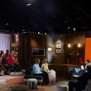 Exclusif - Caroline Roux, sur plateau de la nouvelle émission "Animalement Vôtre" présentée par Bernard Montiel et diffusée le 30 novembre sur France 3, à Paris, France, le 14 octobre 2025. © Jack Tribeca/Bestimage