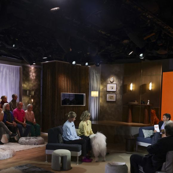 Exclusif - Caroline Roux, sur plateau de la nouvelle émission "Animalement Vôtre" présentée par Bernard Montiel et diffusée le 30 novembre sur France 3, à Paris, France, le 14 octobre 2025. © Jack Tribeca/Bestimage