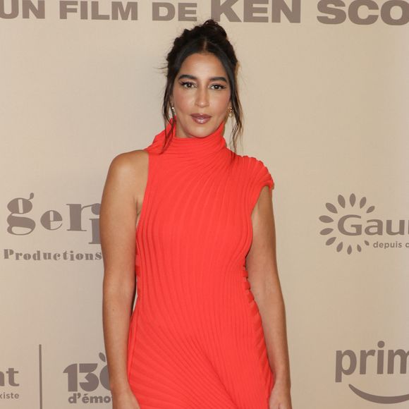 Elle semble avoir un attachement particulier avec ce petit garçon. Il s'agit en réalité de Naïm Naji. 

Leila Bekhti - Avant-première du film "Ma Mère, Dieu et Sylvie Vartan" au cinéma Pathé Palace à Paris le 17 mars 2025. © Coadic Guirec/Bestimage