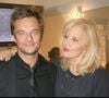 Les deux enfants de Sylvie Vartan ont grandi sur deux continents, mais cela ne les a pas empêchés de construire une véritable relation fraternelle.

Archives : David Hallyday et Sylvie Vartan dans la loge après le concert de la chanteuse à l'Olympia © RINDOFF-GUIREC / BESTIMAGE
