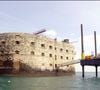 Mais qui le remplacera à l'animation de "Fort Boyart" ? Nos confrères de Télé-Loisirs l'ont interrogé à ce sujet.
L'émission Fort Boyard fête cette année ses 15 ans. Le fort à l'ouverture de la nouvelle saison, le 29 mai 2004. Photo : François-Xavier Lamperti/ABACA.