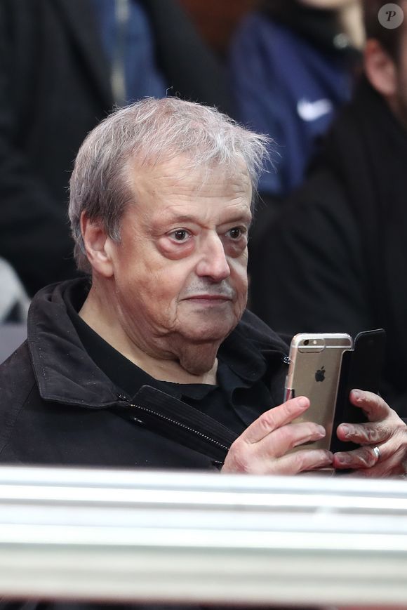 Guy Carlier (très amaigri) lors du match Paris Saint-Germain contre OGC Nice au Parc des Princes à Paris, France, le 11 décembre 2016. Le PSG fait match nul 2-2 contre le OGC Nice. © Cyril Moreau/Bestimage