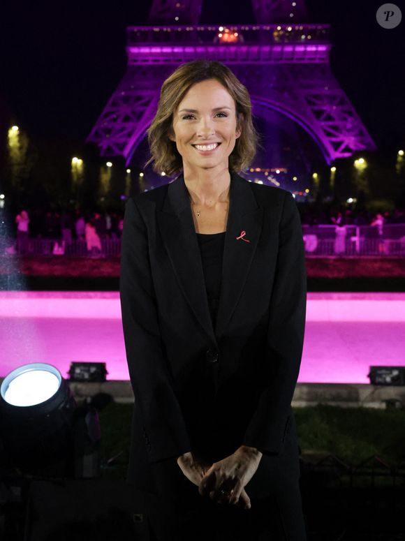 Isabelle Ithurburu - Soirée de lancement "Octobre Rose" organisée par l’association Ruban Rose présentée par I. Ithurburu à Paris le mardi 30 septembre 2025. © Coadic / Ausset-Lacroix / Bestimage
