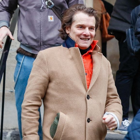 Bénabar (Bruno Nicolini) à la sortie des obsèques de Jean-Luc Petitrenaud en l'église Saint-Pierre-du-Gros-Caillou à Paris, France, le 17 janvier 2025. © Christophe Clovis/Bestimage