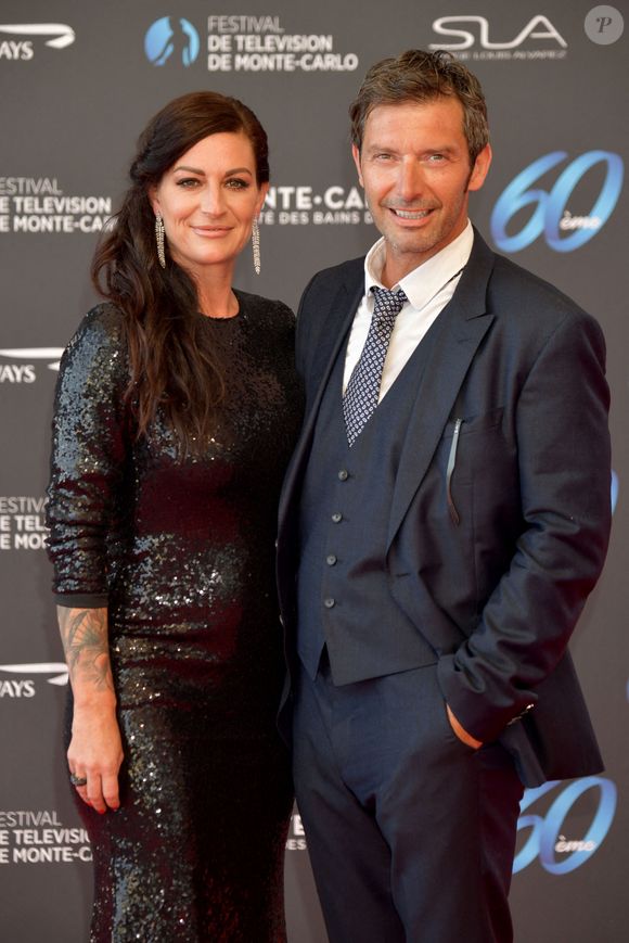 Il partage la vie d’Hélène, maquilleuse, depuis plusieurs années.

Franck Sémonin et sa femme Hélène lors de la soirée d'ouverture du 60ème Festival de Télévision de Monte-Carlo au Grimaldi Forum à Monaco, le 18 juin 2021. © Bruno Bébert/Bestimage 