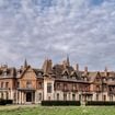 Découvrez l’intérieur du château d’Armainvilliers, ancien domaine des Rothschild et devenu une résidence d’exception