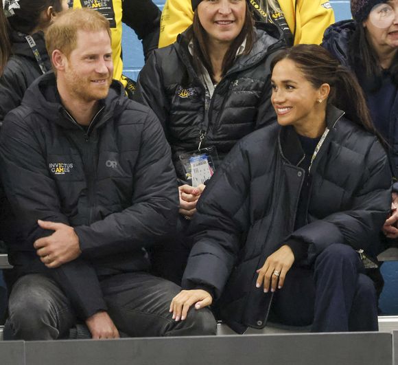 "Plus que fier de mon mari et de ce qu'il a créé. Mon amour, je mangerai des hamburgers et des frites et des fish & chips avec toi pour toujours", a-t-elle notamment écrit

Le prince Harry et Meghan Markle à Vancouver au Canada pour les Invictus Games.
Crédit : Mirrorpix / Bestimage