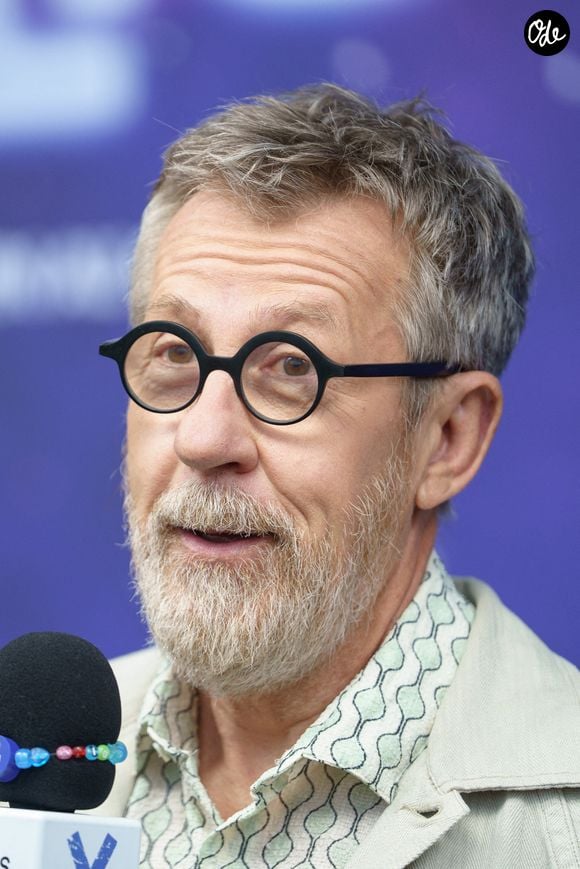 "Si on faisait un programme ensemble, tout le monde aimerait replonger dans cette époque, or on sait très bien que la nostalgie dans notre mémoire, elle repose sur beaucoup d'autres ingrédients que la simple envie de vouloir quelque chose", a-t-il ainsi considéré.

Jamy Gourmaud a assisté à la première du film « Elio » de Disney·Pixar au Parc de Saint-Cloud, le 17 juin 2025 à Paris, en France. Photo : Alexis Jumeau/ABACAPRESS.COM