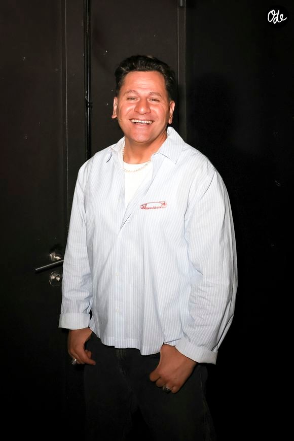 Exclusif - Lionel Tim, en backstage de l’enregistrement de l’emission "On Connait La Chanson Années 80", présentée par L.Boccolini et diffusée le 22 septembre 2026 sur W9, à Paris, France, le 9 avril 2026. © Jack Tribeca/Bestimage